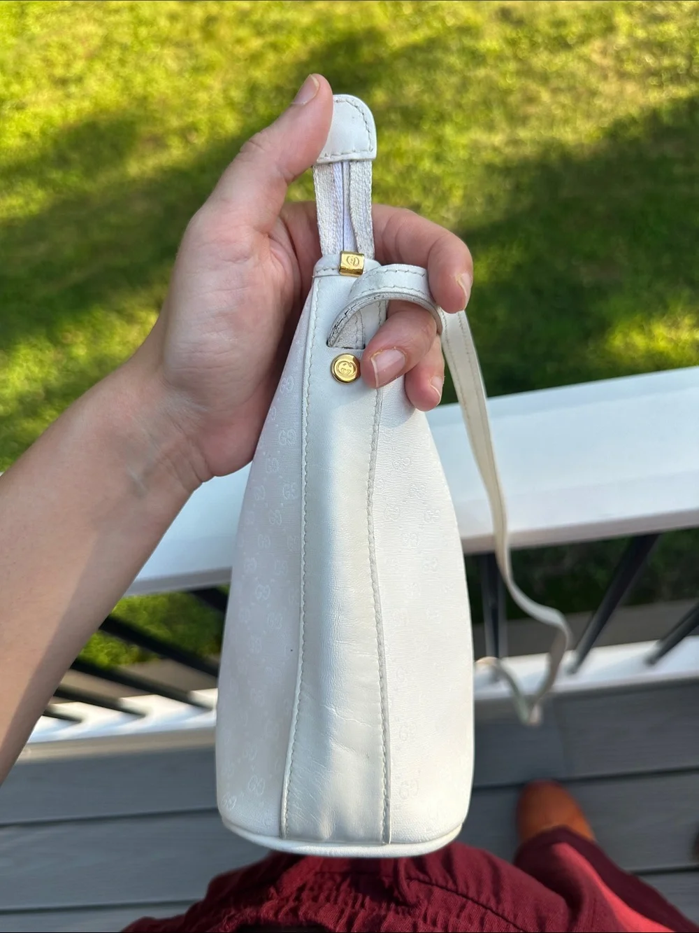 Gucci White Crossbody Bucket Bag